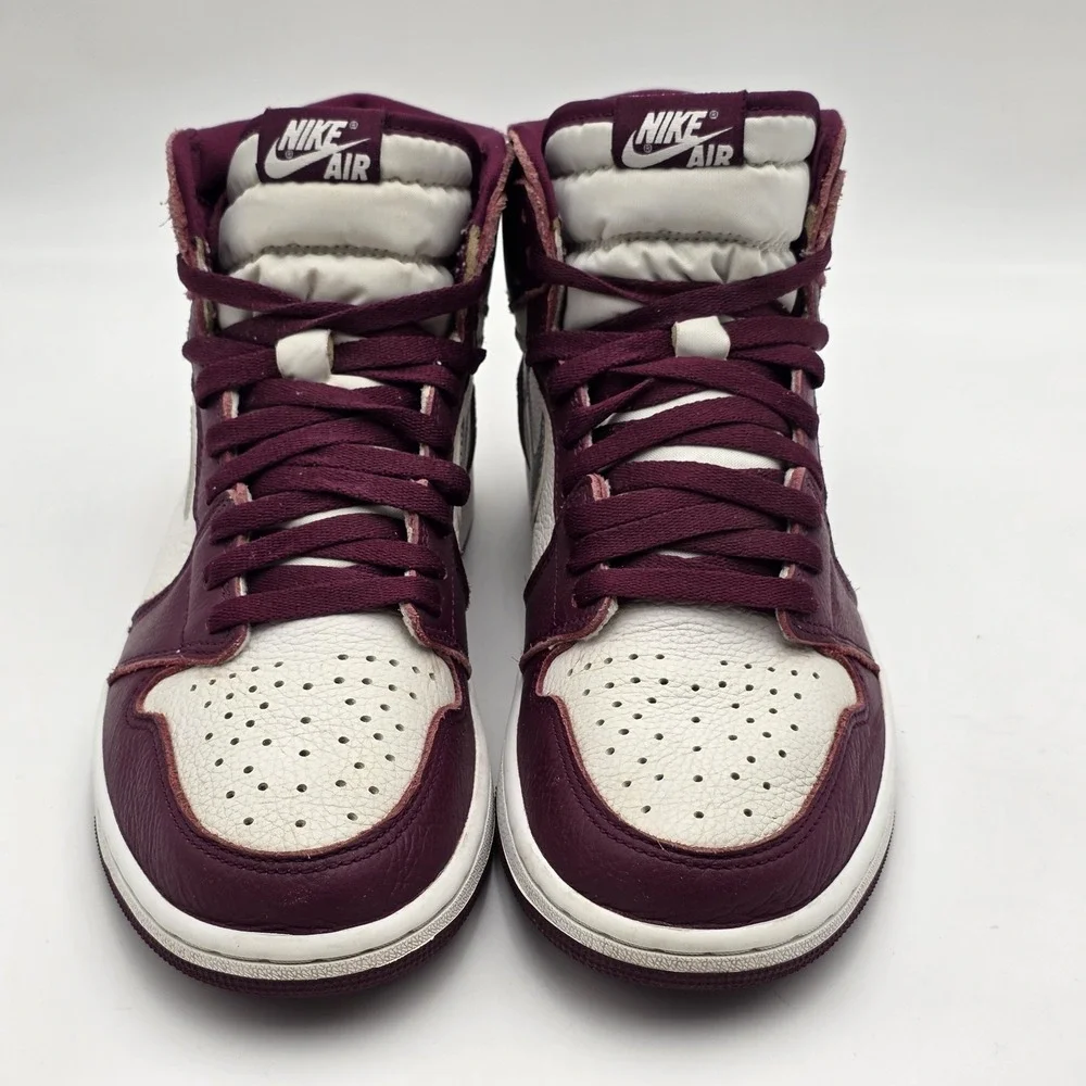 Air Jordan 1 Retro High OG‎ Men's Size 9 Bordeaux 555088-611